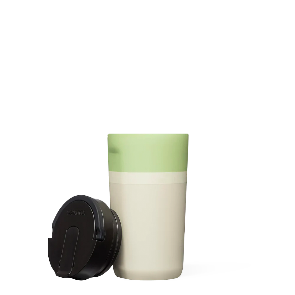 star-warstm-kids-cup-c8 0b29a0bde323--grogu-kids-cup-product-lid-off.png