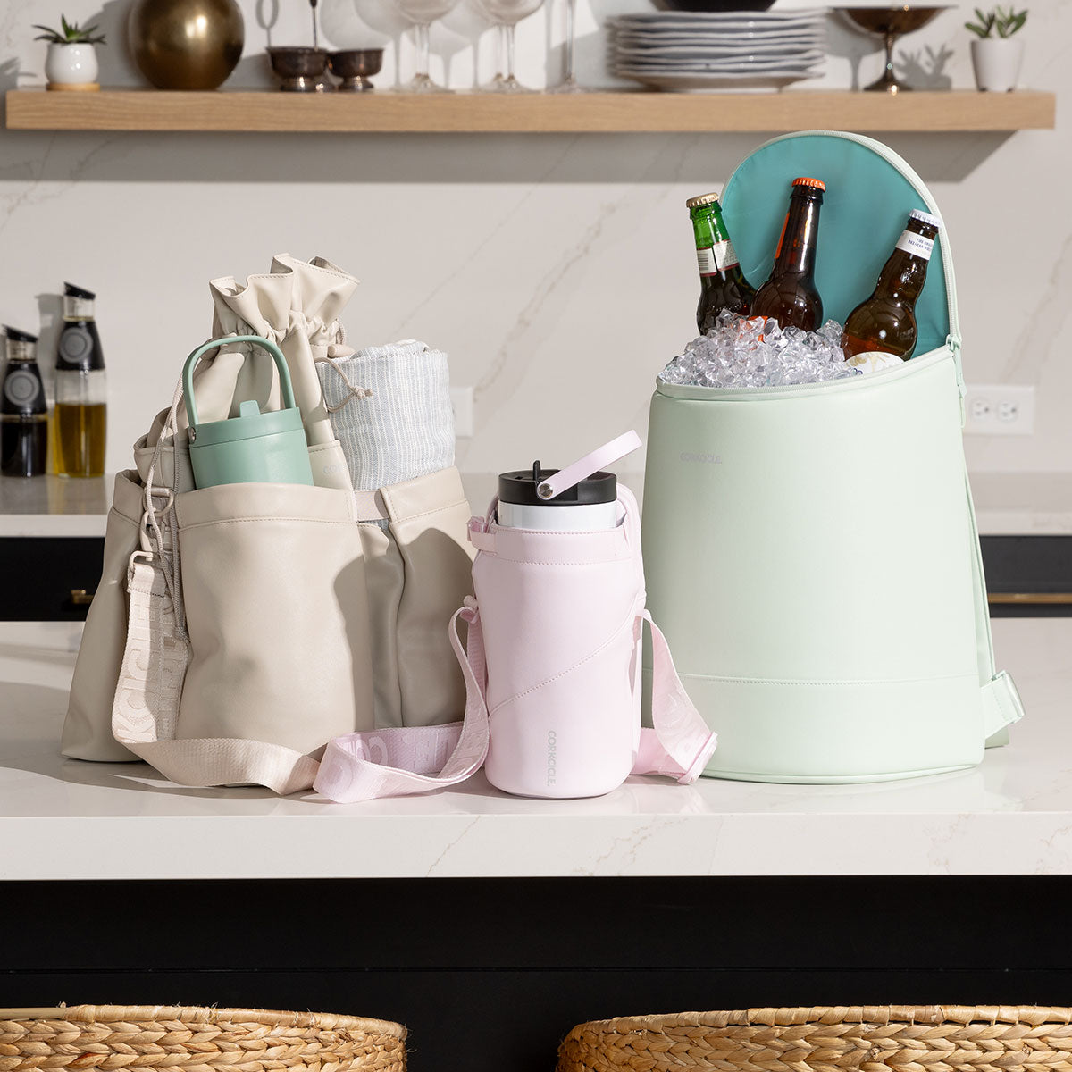 beverage-bucket-bag-k5 6c4793ad3b8e--group-lifestyle1.jpg